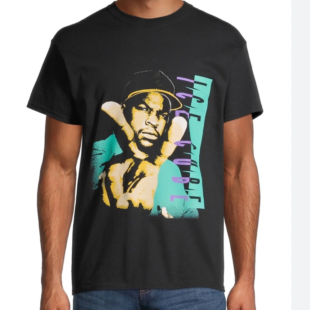 ICE CUBE RELAXED GRAPHIC T SHIRT. SIZE SMALL